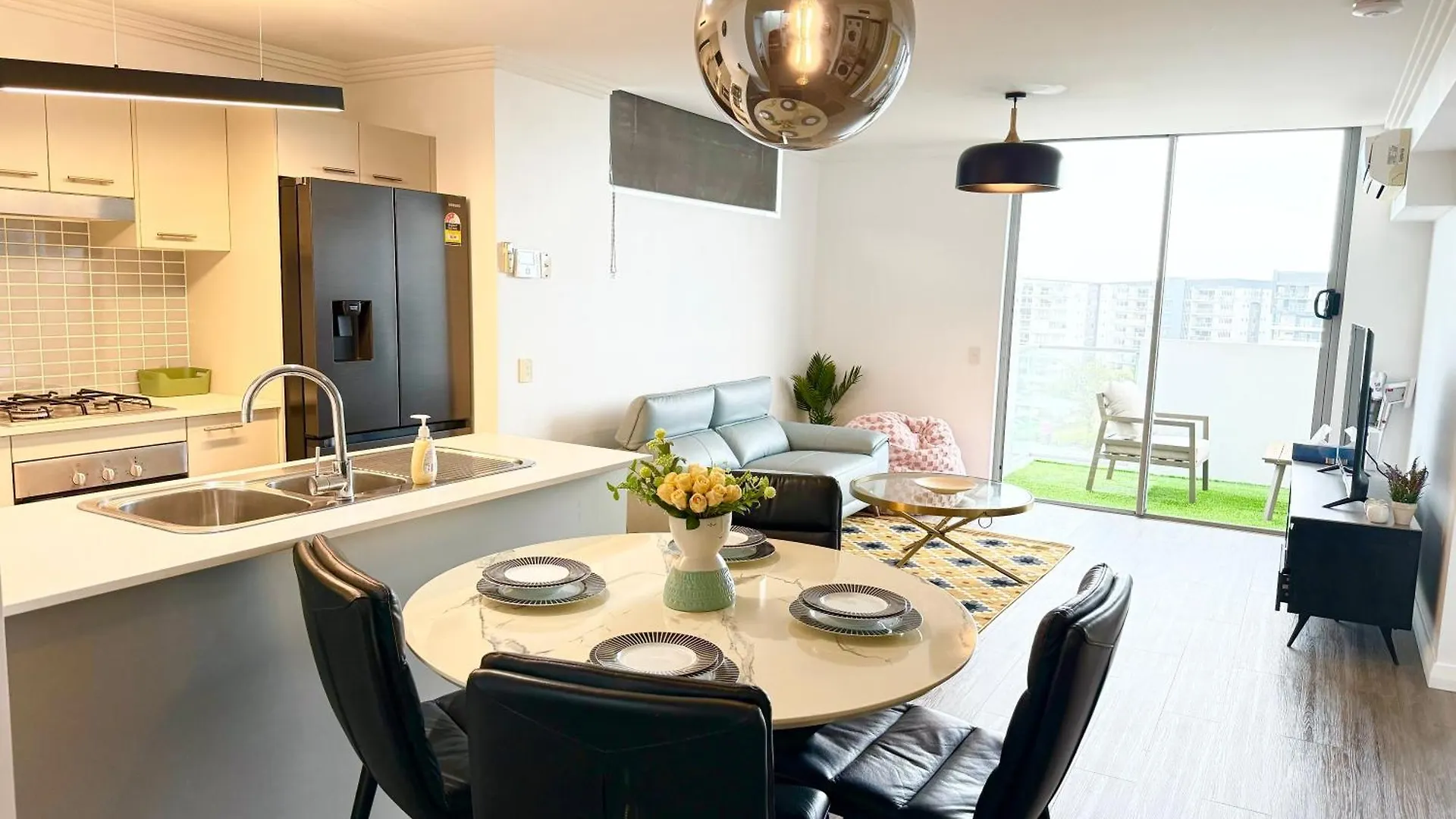 Spacious Newly Renovated 3-Bedroom Apartment Opposite Westfield Chermside Brisbane