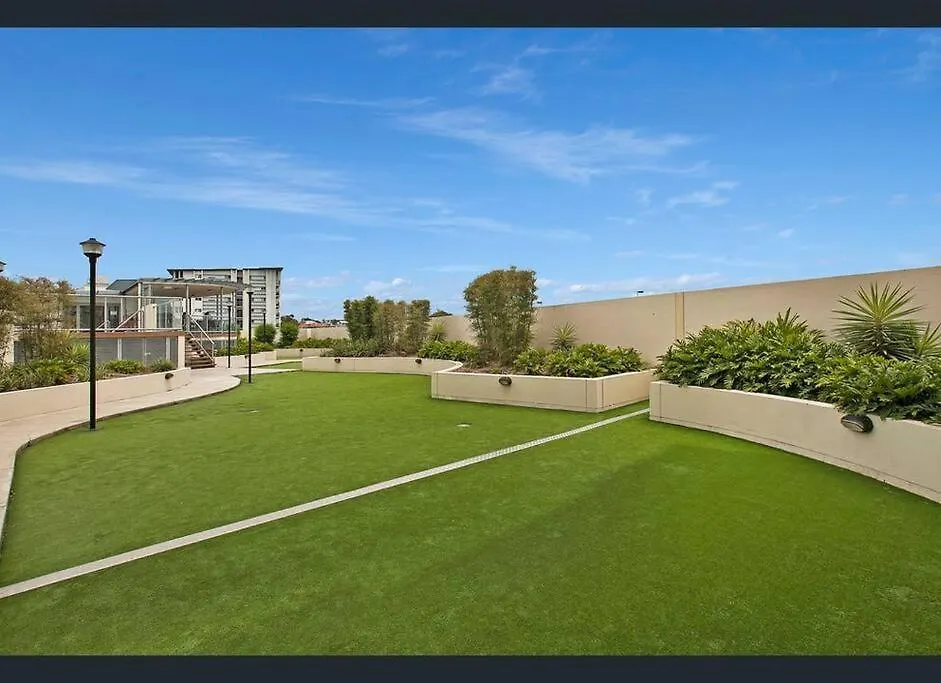 Spacious Newly Renovated 3-Bedroom Apartment Opposite Westfield Chermside Brisbane 0*,