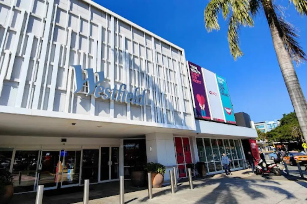 Spacious Newly Renovated 3-Bedroom Apartment Opposite Westfield Chermside Brisbane Australien
